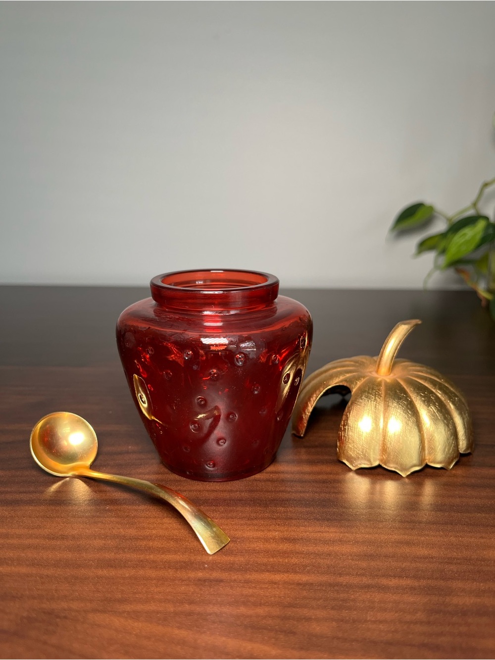 Ruby red glass strawberry jam jar with gold metal lid. 1970 - 70’s Avon - Picture 2 of 12